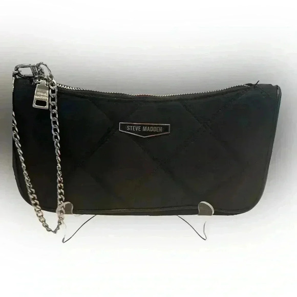 NWOT Steve Madden wristlet black quilted with silver hardware. - Picture 1 of 14